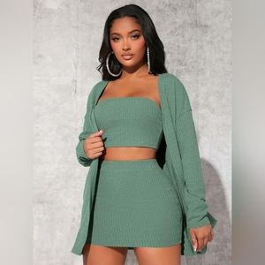 WHOLE SET- Tube top, Fitted skirt, Sweater